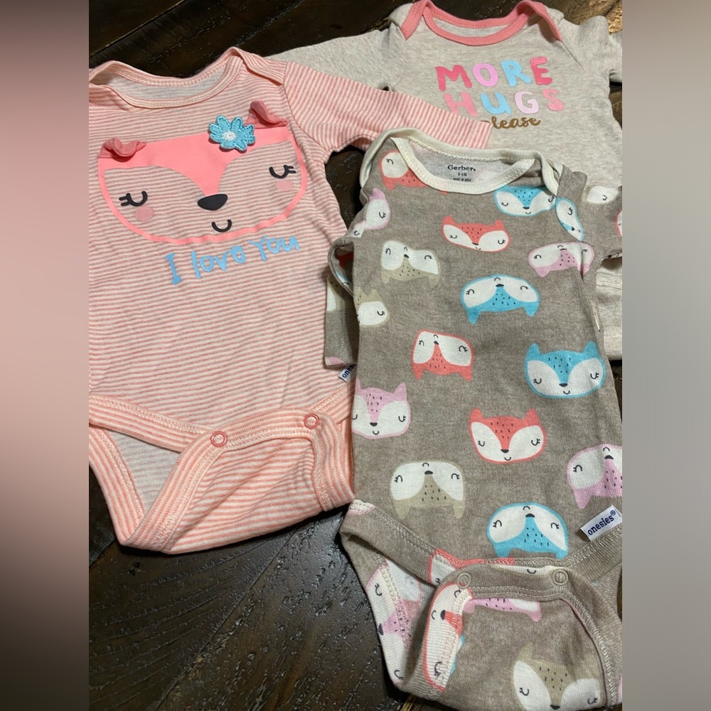 Gerbers 0-3 month onesies - set of 3!